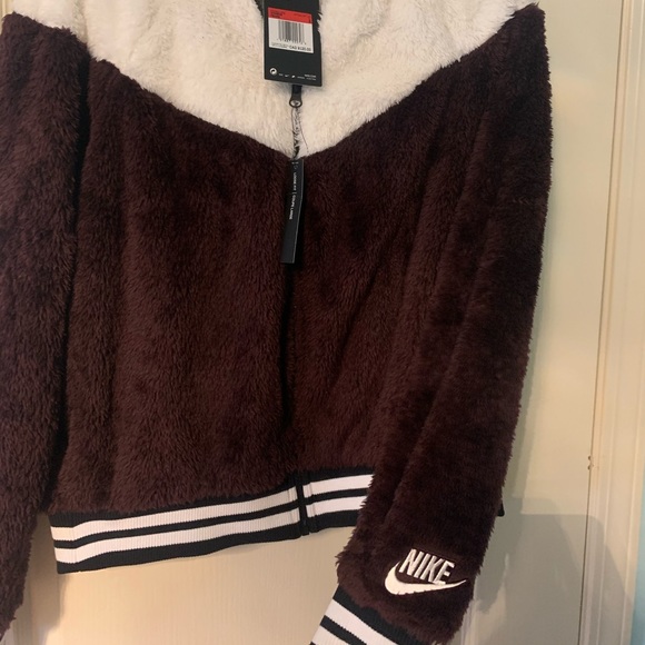 Nike fuzzy sweater - Picture 2 of 3